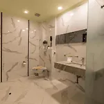 فندق Diplomat Plaza &