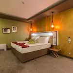 Diplomat Plaza & Hotell 4*
