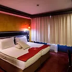 فندق Diplomat Plaza &