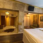 فندق Diplomat Plaza & 4*