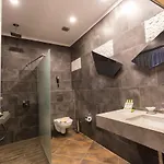 Diplomat Plaza & Hotell
