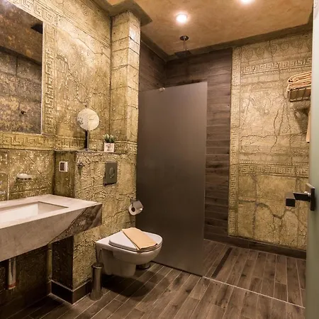 Diplomat Plaza & Хотел Луковит