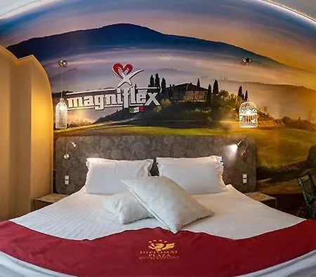 Diplomat Plaza & Хотел